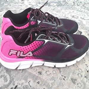 (Make an offer) Fila running shoes